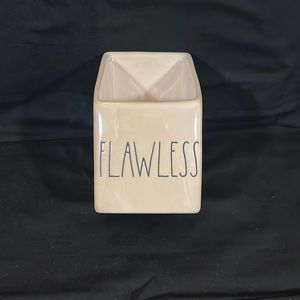 NWOT- Rae Dunn Make-up brush holder